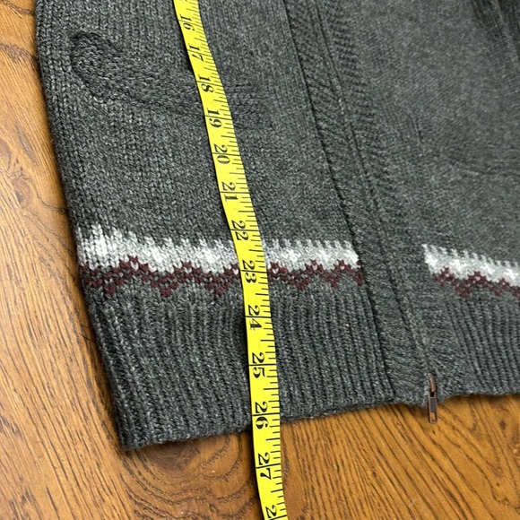 FAR WEST Zippered Cardigan - Picture 11 of 11